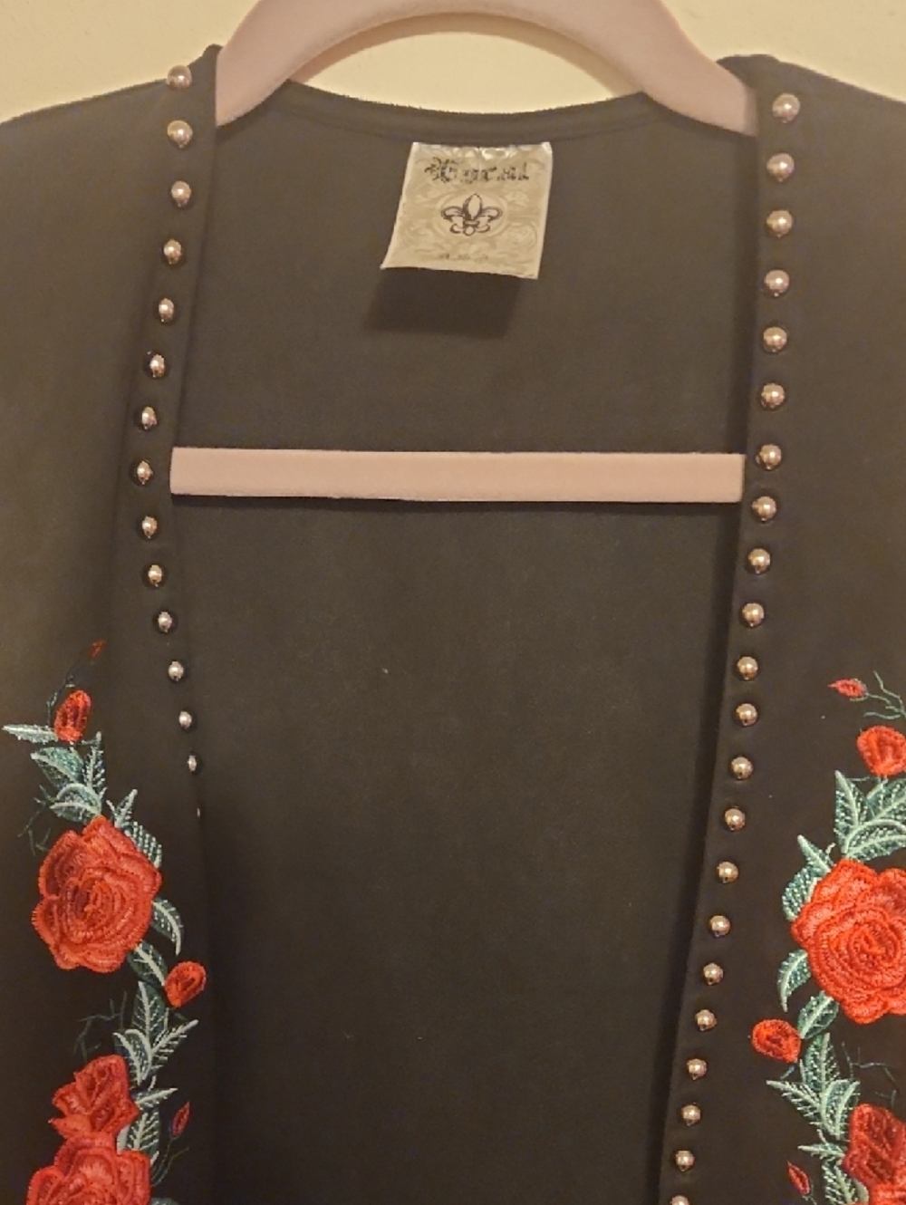 Vocal Black Fringe Vest with Red Rose Embroidery - Picture 4 of 5